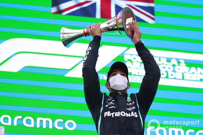 Podio : ganador de la carrera Lewis Hamilton, Mercedes