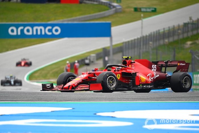 Carlos Sainz Jr., Ferrari SF21