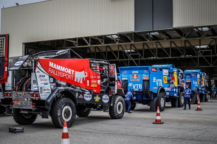Verificaciones en Paul Ricard antes del embarque del Dakar 2020