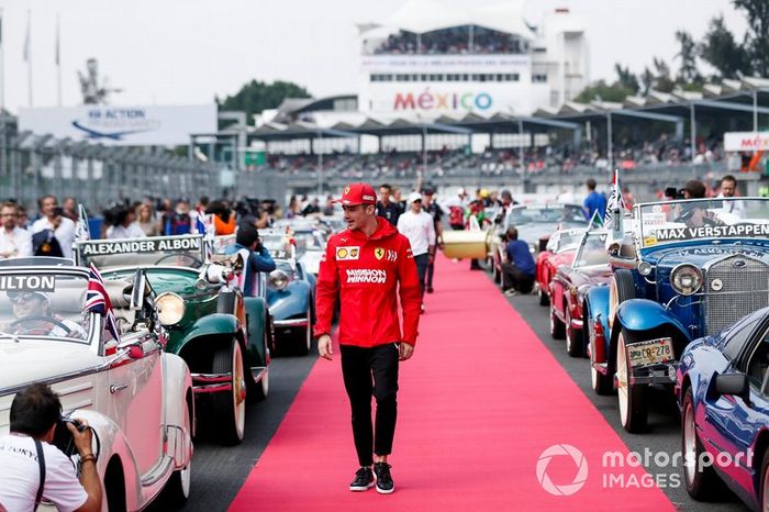 Charles Leclerc, Ferrari en el desfile de pilotos