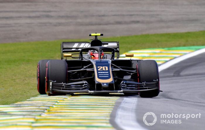 11º Kevin Magnussen, Haas F1 Team VF-19 1:33:27.410