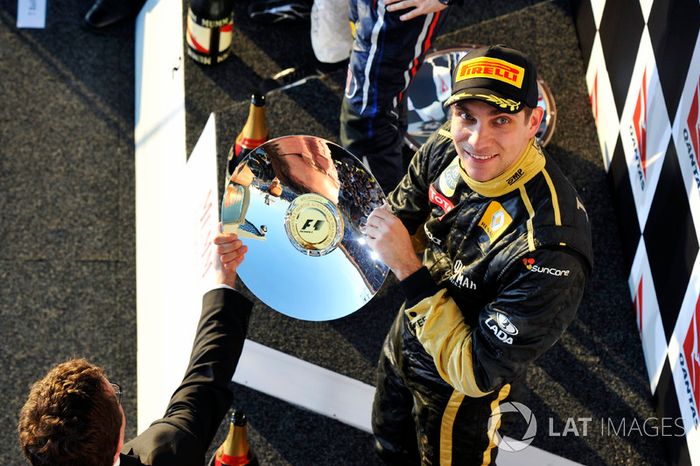 Podio: tercer lugar Vitaly Petrov, Lotus Renault GP