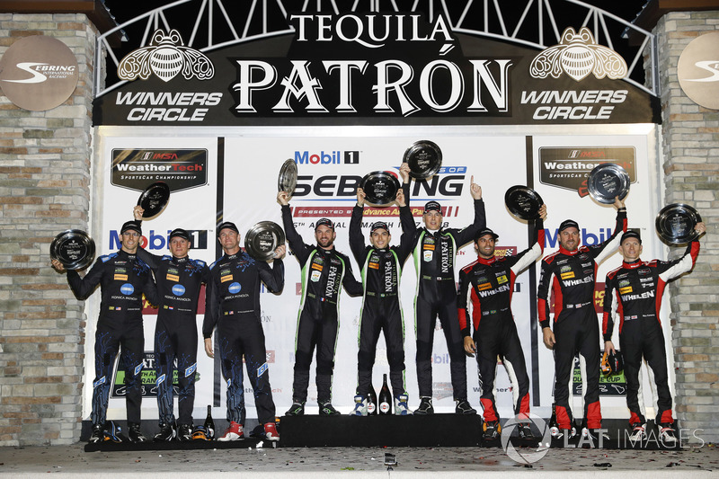 P podium: second place Renger van der Zande, Jordan Taylor, Ryan Hunter-Reay, Wayne Taylor Racing, w