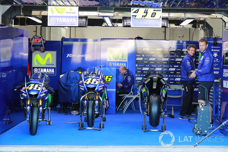 Les motos de Valentino Rossi, Yamaha Factory Racing