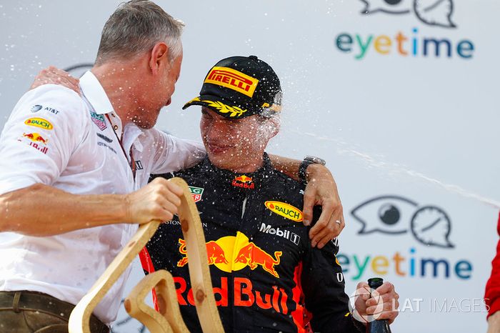 Jonathan Wheatley, Team Manager, Red Bull Racing, y Max Verstappen, Red Bull Racing