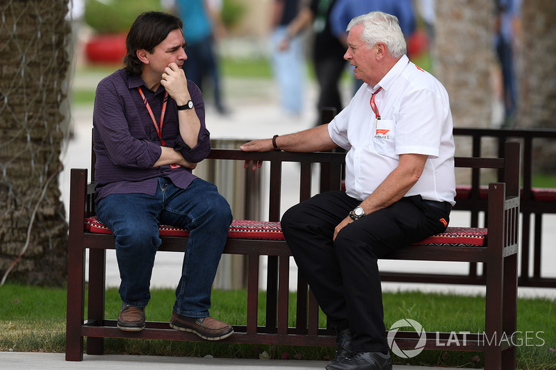 Adam Cooper, periodista, y Pat Symonds