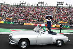 Felipe Massa, Williams, in the drivers parade