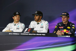 Conferencia de prensa posterior calificación FIA: ganador de la pole Lewis Hamilton, Mercedes AMG F1
