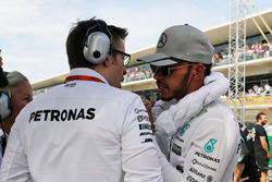 Льюїс Хемілтон, Mercedes AMG F1та Андрій Шовлін, інженер Mercedes AMG F1 на стартовій решітці