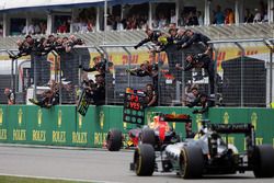 Max Verstappen, Red Bull Racing RB12, viert zijn derde positie