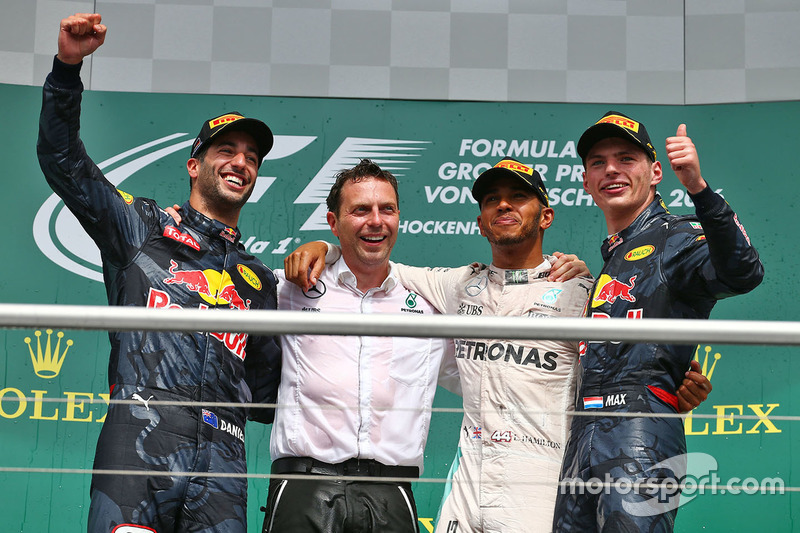 Podium: 1. Lewis Hamilton, Mercedes AMG F1; 2. Daniel Ricciardo, Red Bull Racing; 3. Max Verstappen, Red Bull Racing