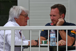 Bernie Ecclestone, con Christian Horner, jefe de equipo de carreras de Toro rojo