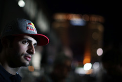 Carlos Sainz Jr., Scuderia Toro Rosso con i media