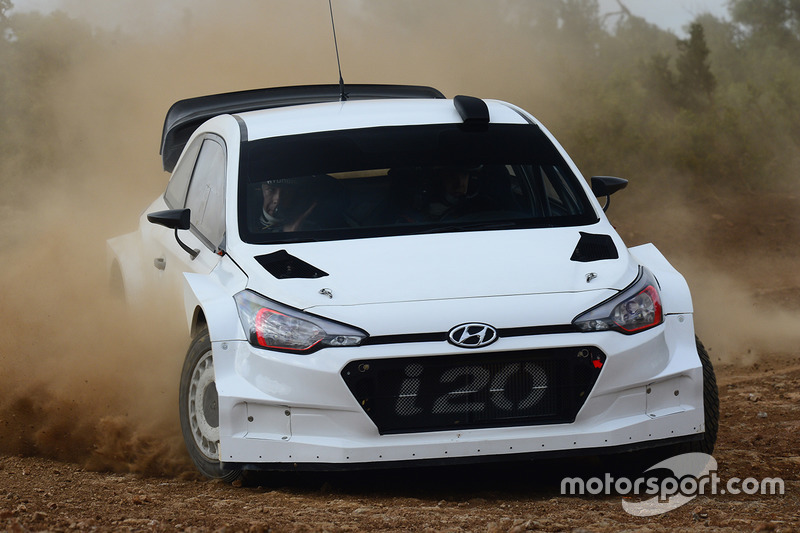 Test Hyundai i20 WRC 2017