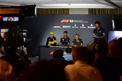 Nico Hulkenberg, Renault Sport F1 Team, Daniel Ricciardo, Red Bull Racing ve Kevin Magnussen, Haas F1