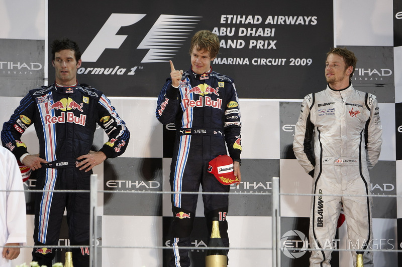 Podio: segundo lugar Mark Webber, Red Bull Racing, ganador de la carrera Sebastian Vettel, Red Bull Racing, tercer lugar Jenson Button, Brawn GP