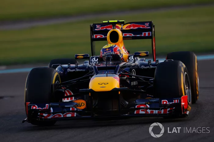 2012 : Red Bull RB8, motor Renault
