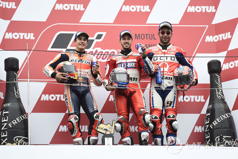 Podium: ganador, Andrea Dovizioso, Ducati Team, segundo, Marc Marquez, Repsol Honda Team, tercero, D