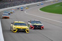 Daniel Suarez, Joe Gibbs Racing, Toyota Camry STANLEY, Martin Truex Jr., Furniture Row Racing, Toyota Camry 5-hour ENERGY/Bass Pro Shops