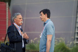 Chase Carey, Director Ejecutivo y Presidente Ejecutivo del Grupo de Fórmula Uno y Toto Wolff, Direct