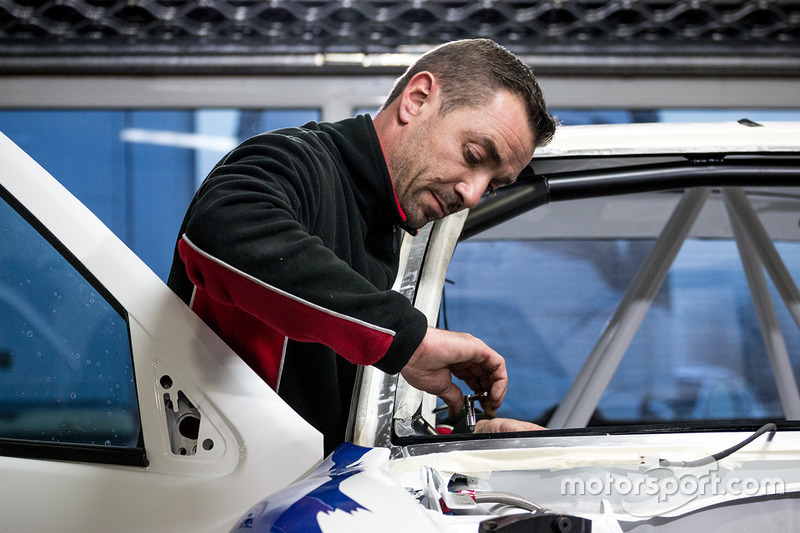 Sébastien Loeb Racing, ricostruzione della Peugeot 306 Maxi