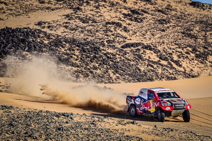 #300 Toyota Gazoo Racing: Nasser Al-Attiyah, Matthieu Baumel