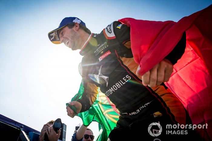 Podio: ganador de la carrera Antonio Felix da Costa, DS Techeetah celebra