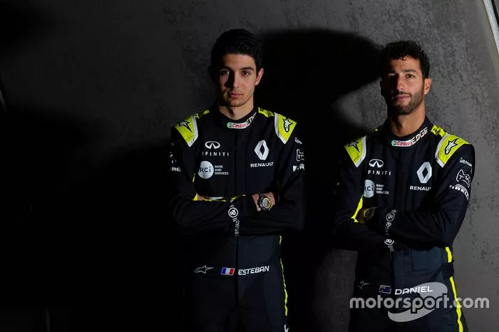 Daniel Ricciardo, Esteban Ocon, Renault F1 Team
