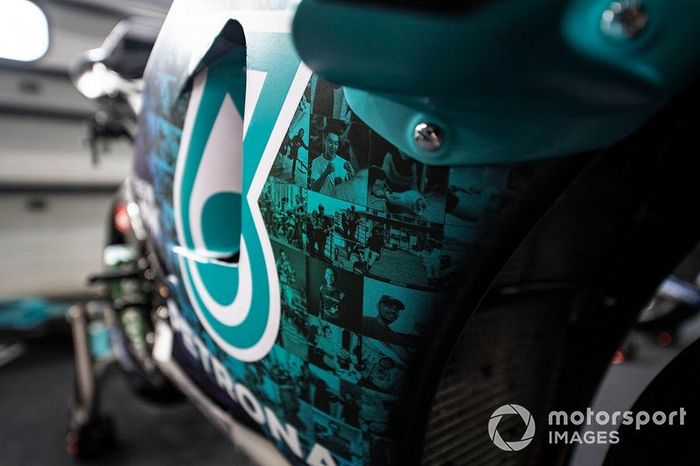 Petronas Yamaha SRT, decoración carrera de casa