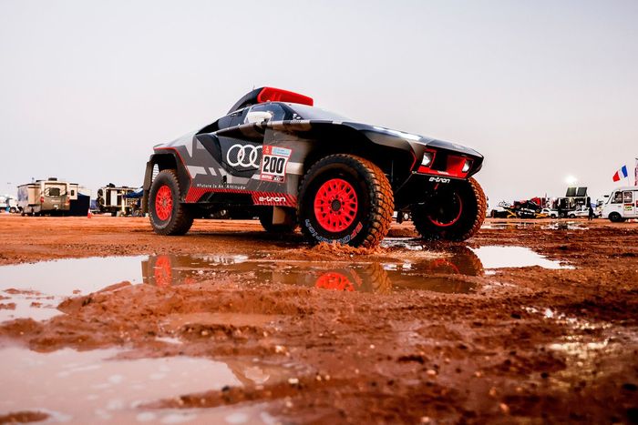 #200 Team Audi Sport Audi: Stéphane Peterhansel, Edouard Boulanger