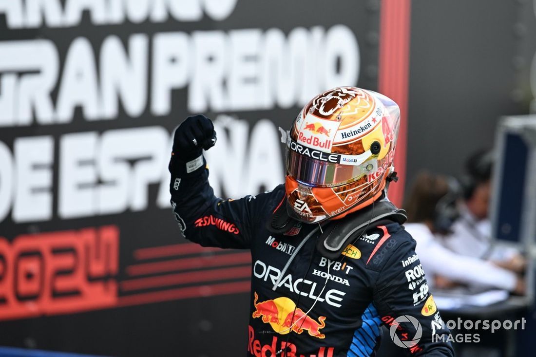 Max Verstappen, Red Bull Racing, 1. miejsce, świętuje po przybyciu do Parc Ferme