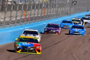 Kyle Busch, Joe Gibbs Racing, Toyota Camry M&M's