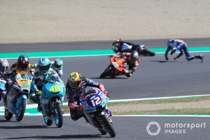 Marco Bezzecchi, Prustel GP leads, Fabio Di Giannantonio, Del Conca Gresini Racing Moto3 crashes