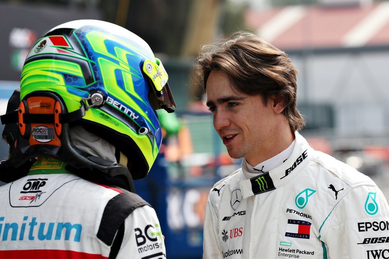 Esteban Gutierrez parle avec Benito Guerra