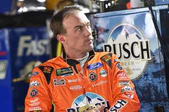 Kevin Harvick, Stewart-Haas Racing, Ford Fusion Busch Outdoors