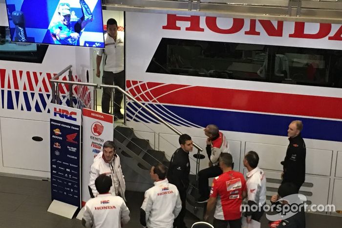Reunión de miembros de HRC durante la llegada de Jorge Lorenzo a Honda