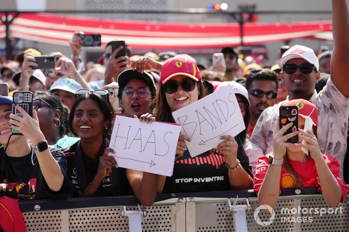 Fans at the fan forum stage