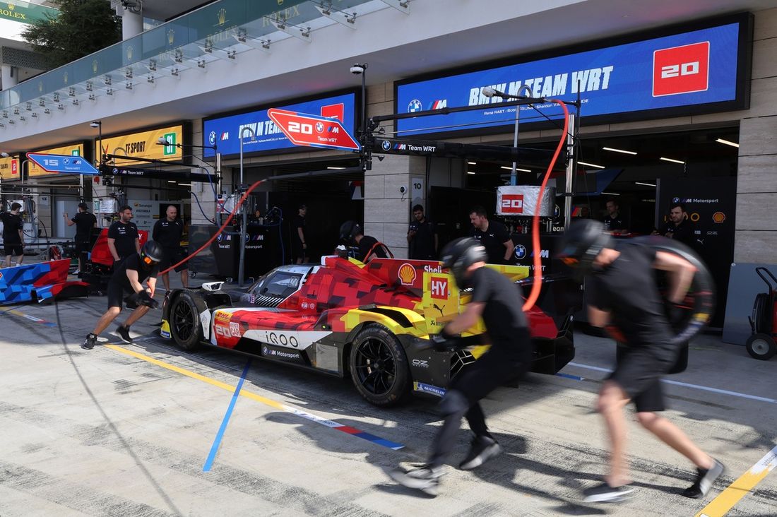 #20 BMW M Team WRT BMW M Hybrid V8: René Rast, Robin Frijns, Sheldon Van Der Linde