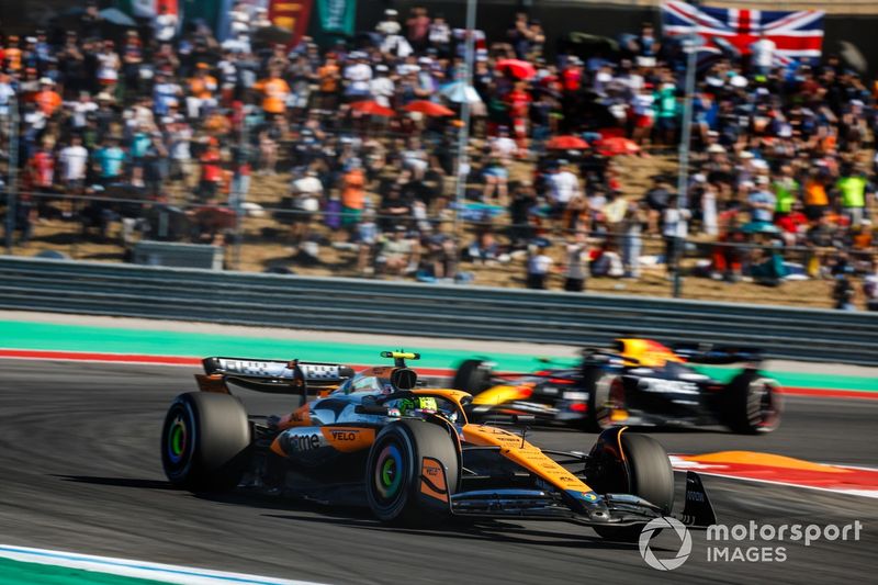 Lando Norris, McLaren MCL38, Max Verstappen, Red Bull Racing RB20
