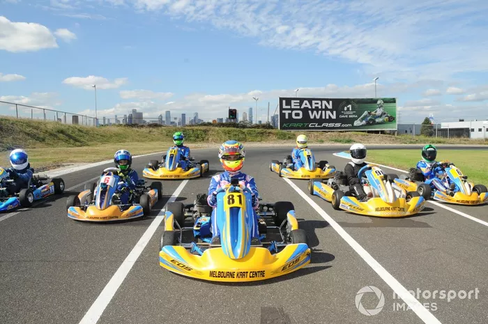 Oscar Piastri, piloto reserva de Alpine, en Todd Road Karting Circuit