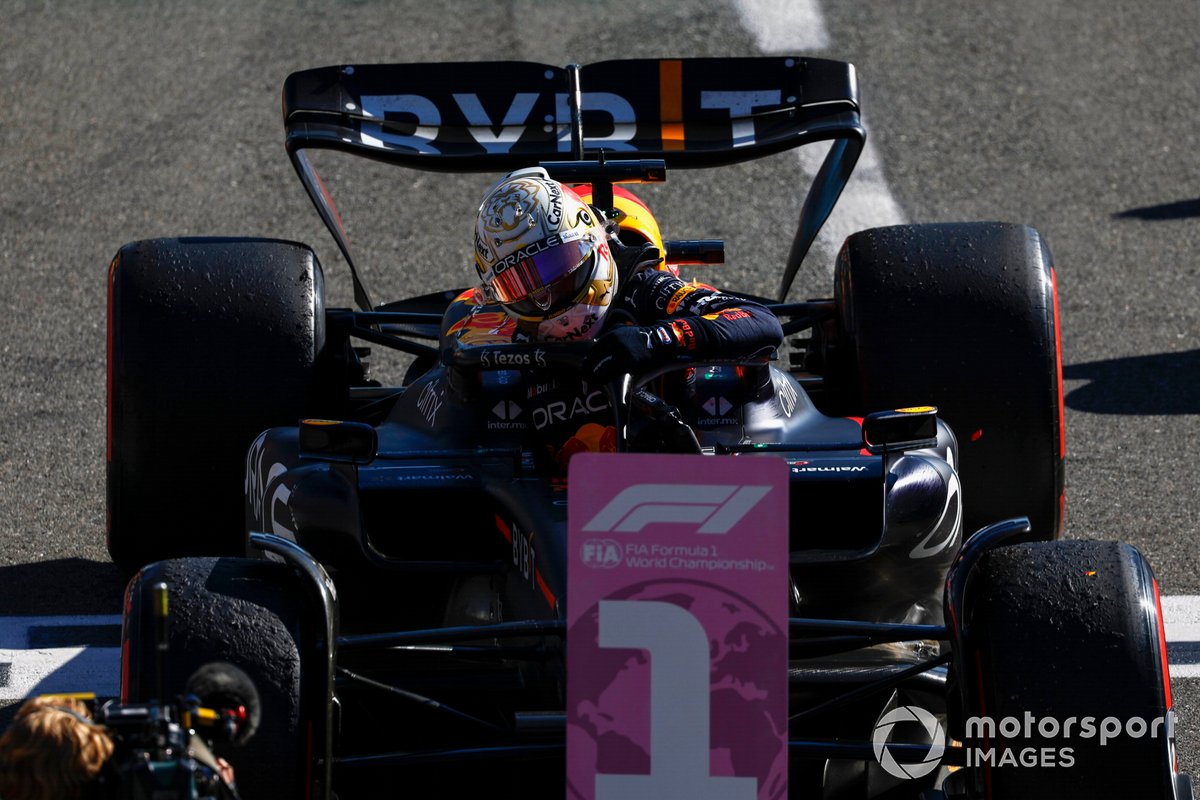 Max Verstappen, Red Bull Racing, 1ª posición, llega al Parc Ferme