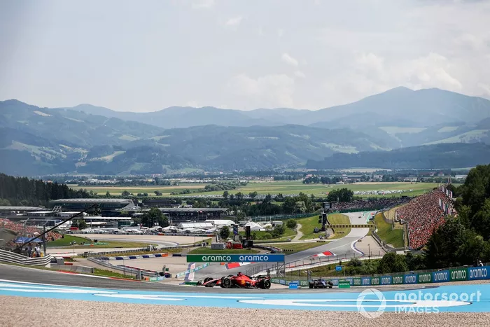 Charles Leclerc, Ferrari SF-23, Alex Albon, Williams FW45
