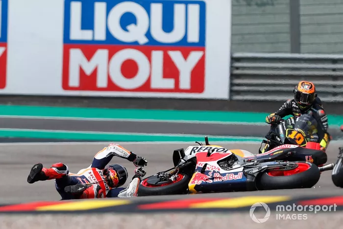 Les 3 chutes de Marc Márquez aux qualifications du GP d'Allemagne