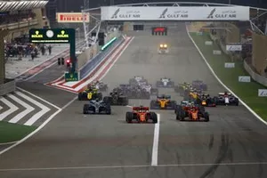 Sebastian Vettel, Ferrari SF90, voor Charles Leclerc, Ferrari SF90, Lewis Hamilton, Mercedes AMG F1 W10, Valtteri Bottas, Mercedes AMG W10, Max Verstappen, Red Bull Racing RB15, Kevin Magnussen, Haas F1 Team VF-19