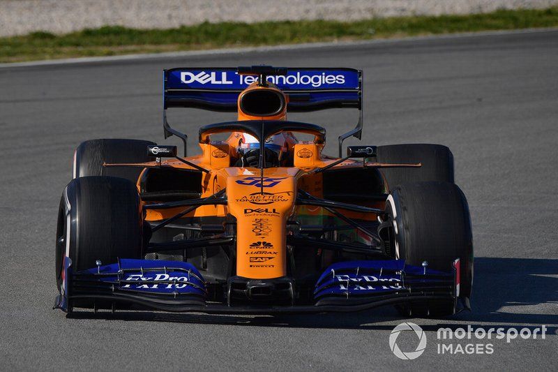 Carlos Sainz com a MCL34