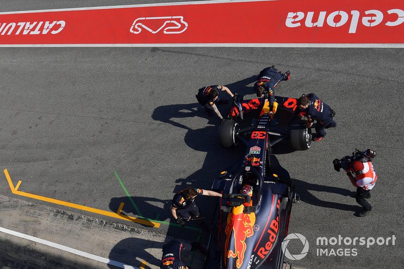 Meccanici Red Bull Racing e Max Verstappen, Red Bull Racing RB15