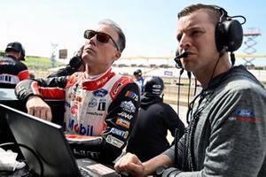Kevin Harvick, Stewart-Haas Racing, Mobil 1 Ford Mustang