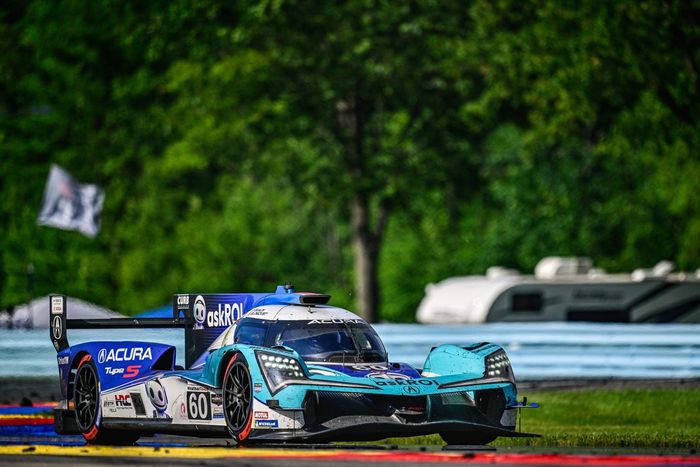 #60 Acura Meyer Shank Racing w/Curb Agajanian Acura ARX-06: Tom Blomqvist, Colin Braun