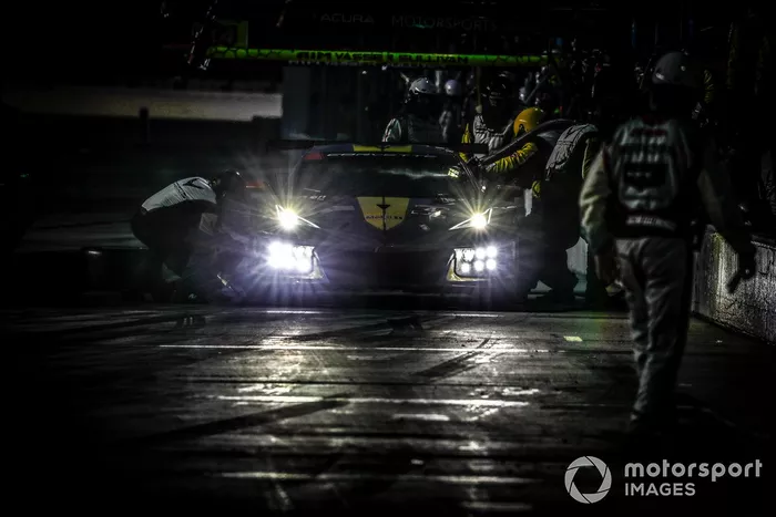 #4 Corvette Racing Corvette C8.R, GTLM: Oliver Gavin, Tommy Milner, pit stop 