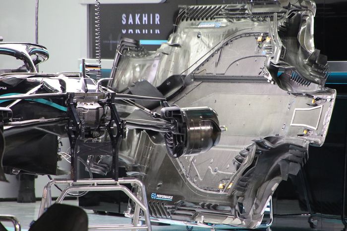 Detalle del piso del Mercedes F1 W11